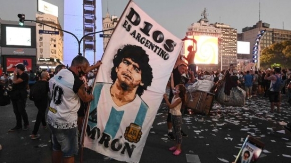 Тялото на аржентинската легенда Диего Армандо Марадона ще бъде балсамирано
