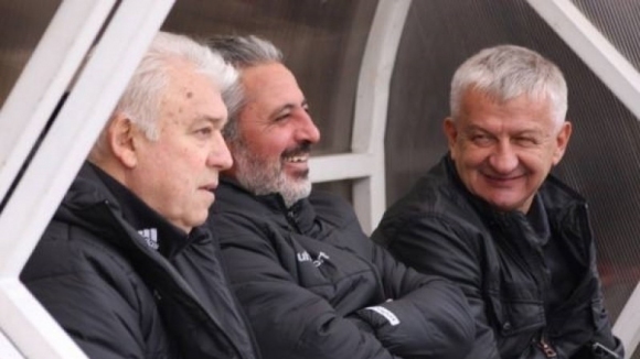 ПФК Локомотив Пловдив поздравява всички привърженици на отбора със светлия