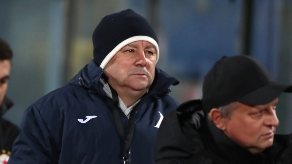 Треньорският щаб на е раздал индивидуални програми на футболистите след