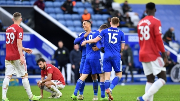 Коледната футболна програма в Англия стартира с двубой между втория