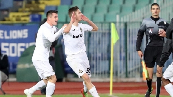 Фрозиноне се е прицелил в защитника на Славия Андреа Христов