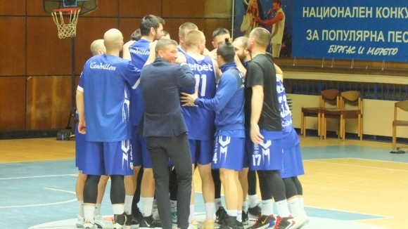 С драма и продължение завърши последният мач за 2020 година