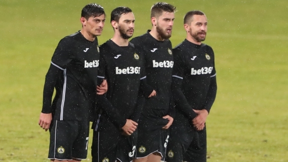 Славия привлече Договорът на 21 годишния халф е за два