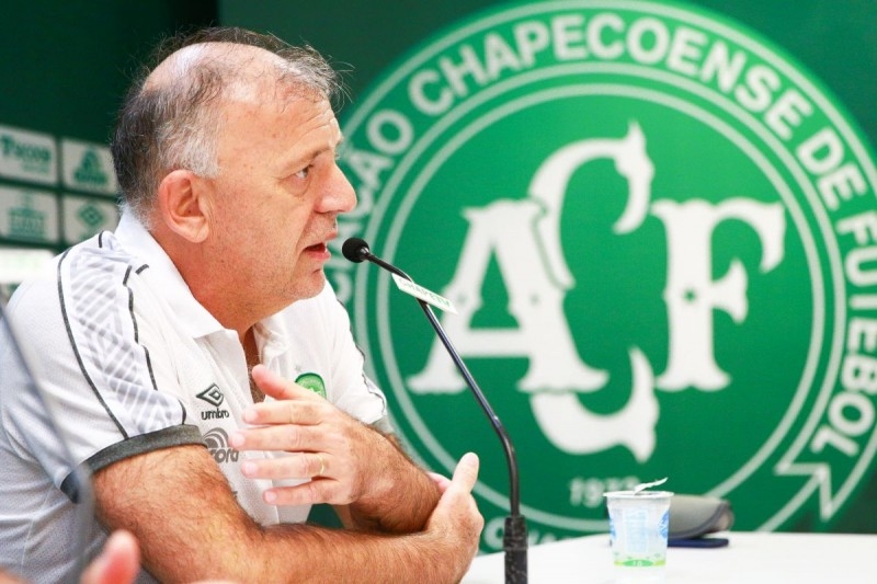 Президентът на бразилския клуб Чапекоензе е починал след прекарано заболяване