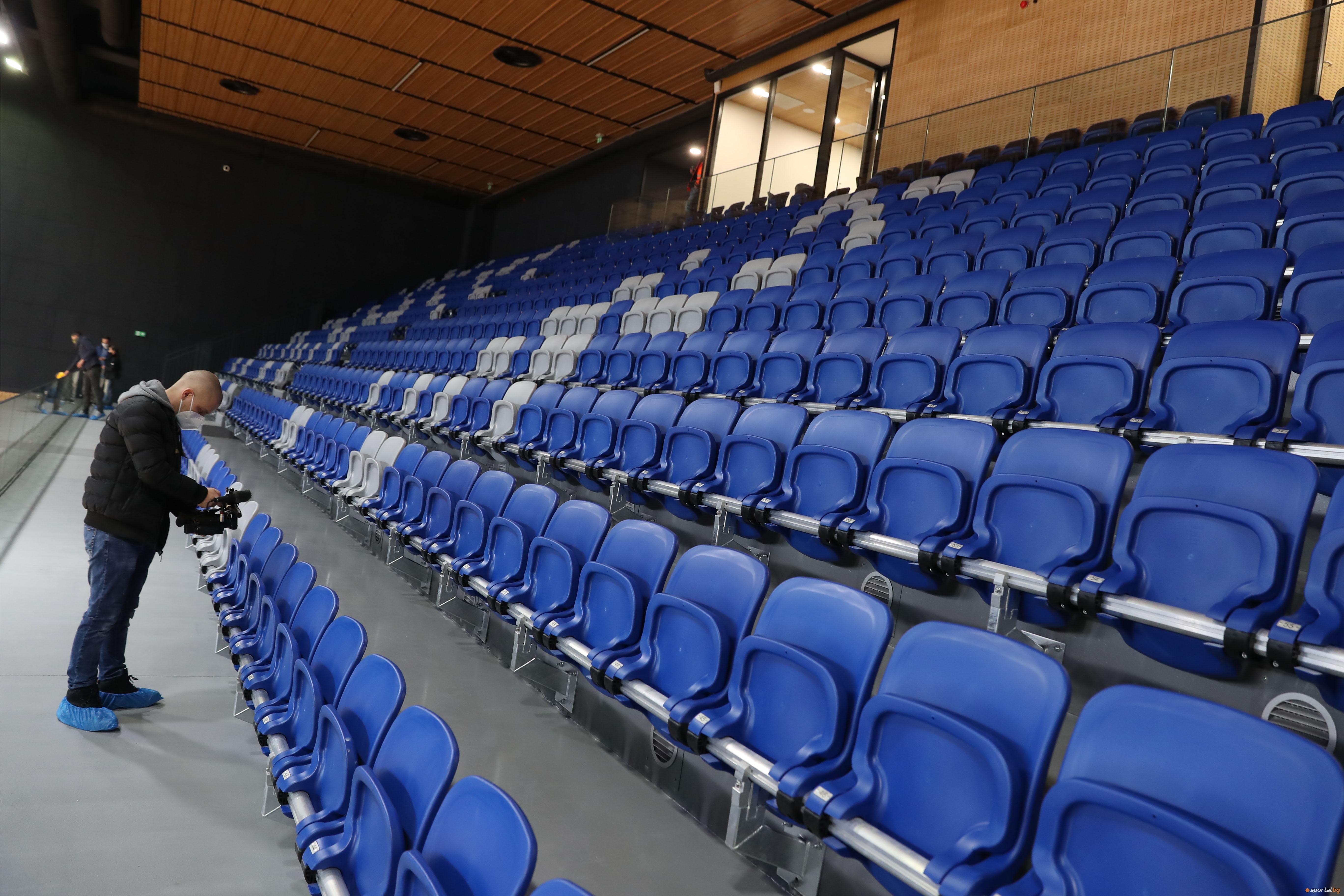 Откритата днес нова спортна зала “Левски София” ще приеме двубои