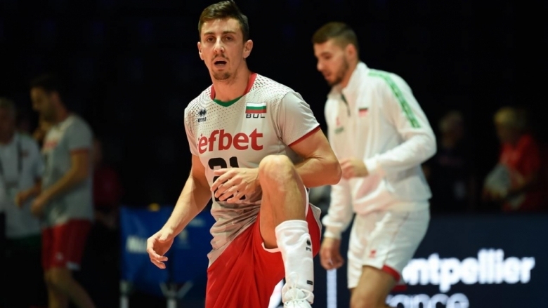 След като звездата на националния отбор Теодор Салпаров окачи фланелката