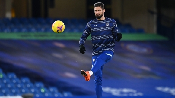 Нападателят на Челси Оливие Жиру може да премине в Уест