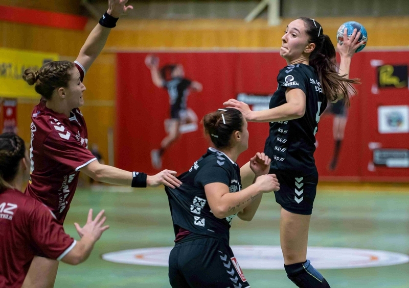 Бившите състезателки на хандбалния Бъки Габрово Лидия Ковачева и Мадлен