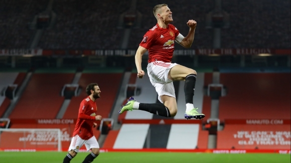 След като загуби четвърти пореден полуфинал през седмицата Манчестър Юнайтед