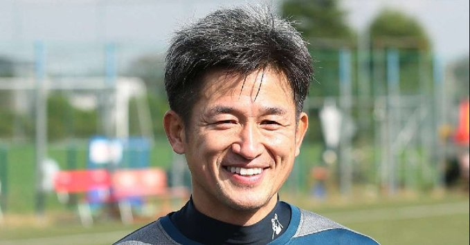 Японският нападател Казуйоши Миура е подписал нов договор с ФК