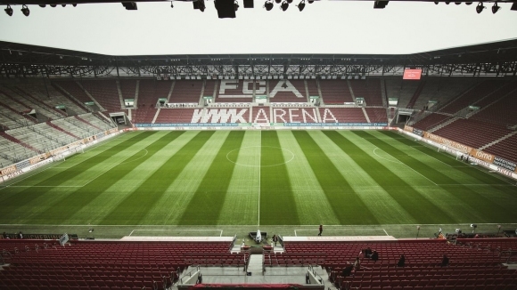 Германският футболен клуб Аугсбург съобщи за два положителни теста за