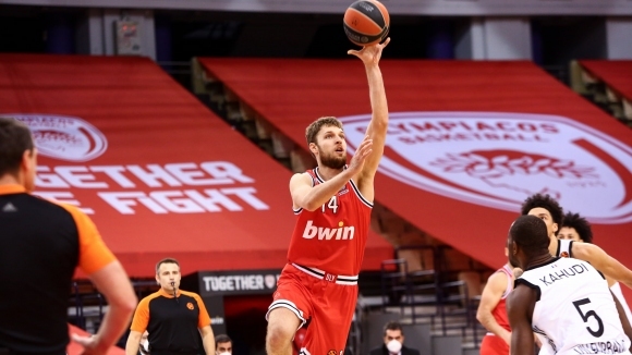 Олимпиакос допусна изненадваща загуба като домакин от АСВЕЛ Вильорбан В