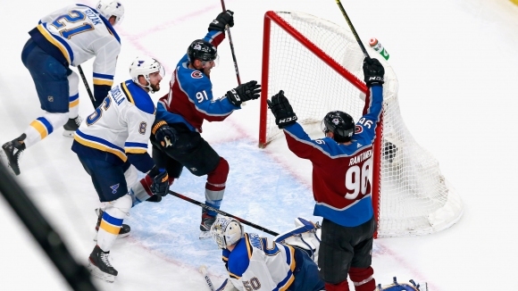 Отборът на Колорадо Аваланч разгроми с 8 0 Сейнт Луис Блус