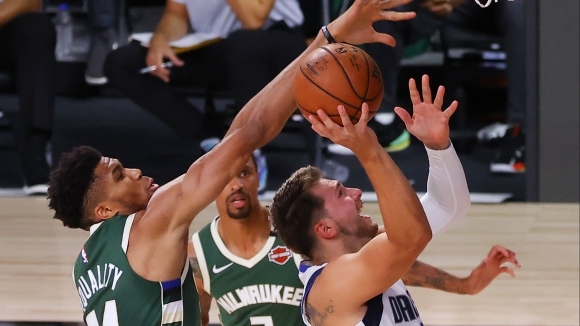 С 31 точки на гръка Янис Антетокунбо Милуоки Бъкс победи
