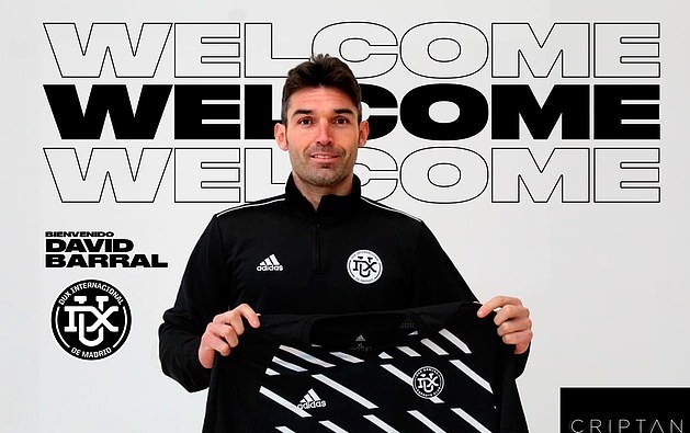 За първи път в историята на футбола професионален играч направи