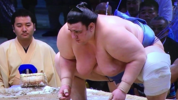 Даниел Иванов-Аоияма допусна шеста загуба на турнира по сумо в