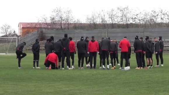 отпътува на лагер в Поморие Възпитаниците на ще останат там