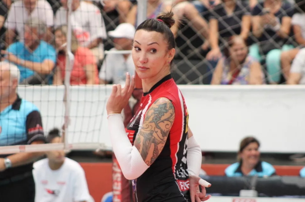Първата транссексуална волейболистка в бразилското първенство Тифани Абреу която