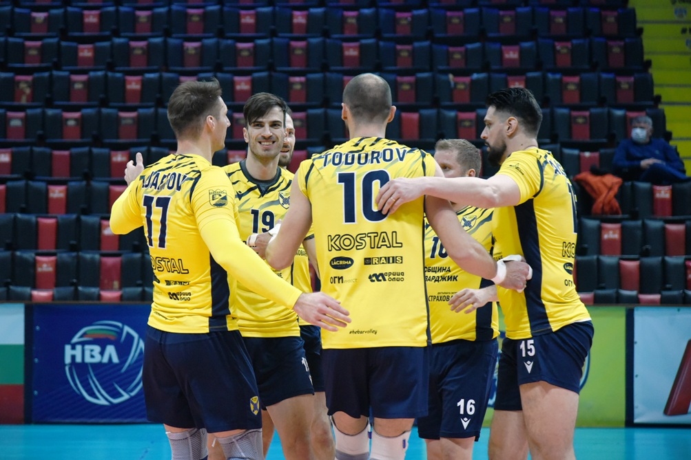 Волейболният отбор на Хебър Пазарджик започна годината с победа след