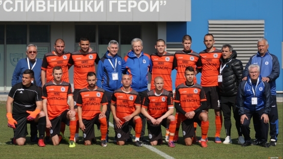 Три отбора от Академия Левски изиграха контролни срещи днес. „Сините“