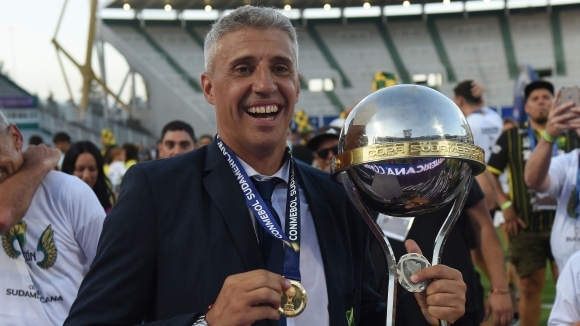 Бившият аржентински нападател Ернан Креспо звоюва първия голям трофей в