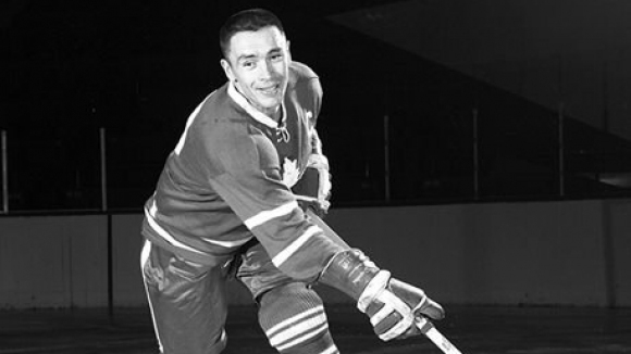 Бившият капитан на Торонто Мейпъл Лийфс Джордж Армстронг е починал