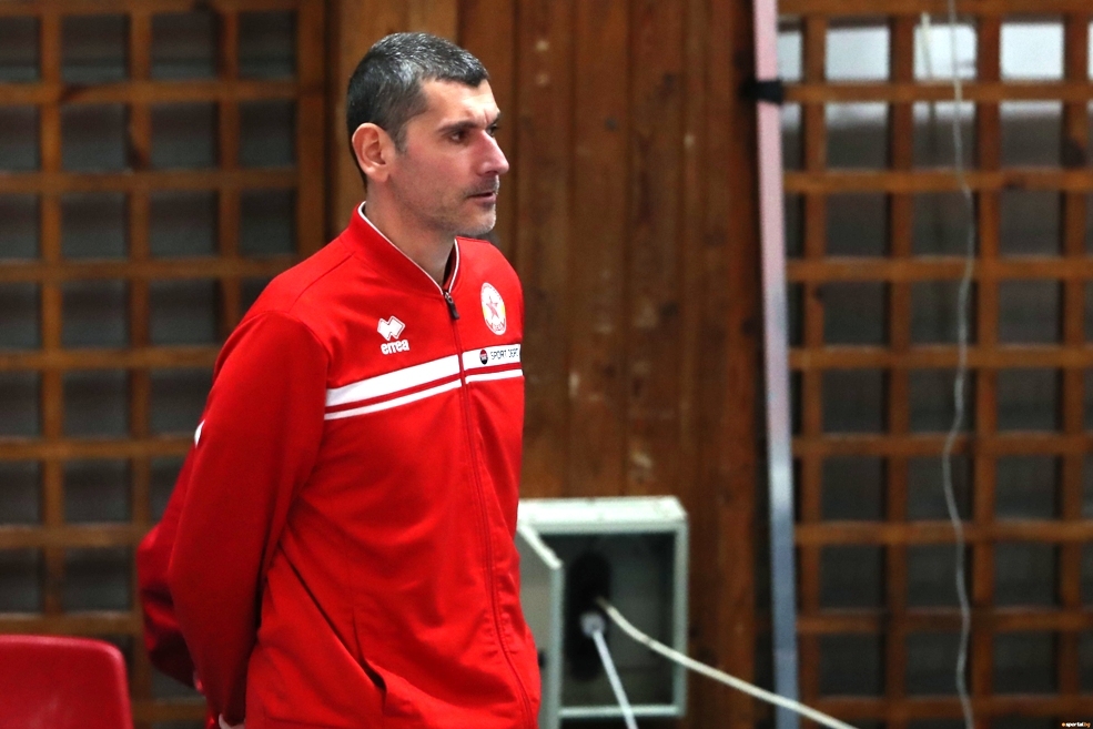 Треньорът на волейболния ЦСКА Александър Попов призна пред Sportal.bg и