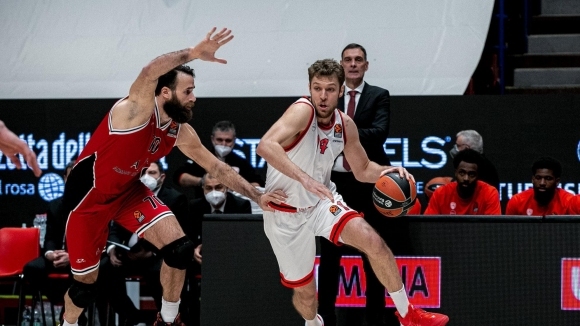 Баскетболният отбор на Олимпиакос се отдалечава от плейофите в Евролигата