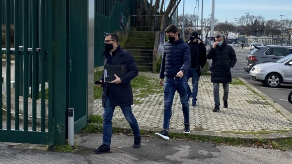 Юношата на е на минути от това да подпише договор