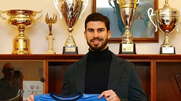 Левски подписа договор със защитника Начо Монсалве за 18 месеца