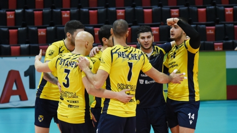 Волейболният отбор на Хебър Пазарджик започна перфектно защитата на Купата