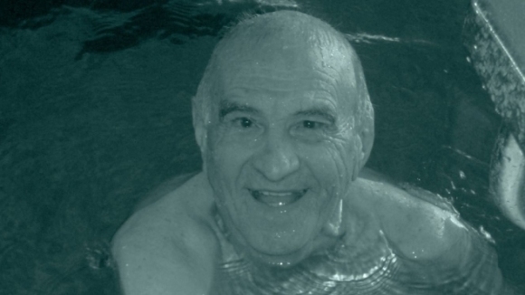 В памет на плувния титан Васил Златарев BGswim.com припомня каква