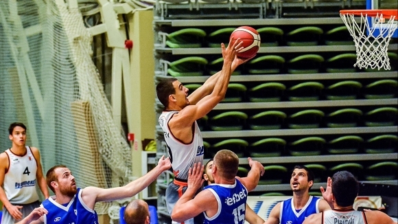 Все още не е ясно състоянието на гарда на Академик