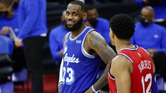 ЛеБрон Джеймс продължава да играе на феноменално ниво в 18 ия