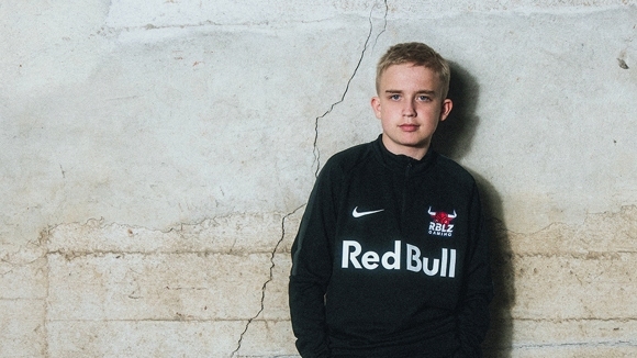 Едно 15 годишно момче продължава да прави немислими неща в света