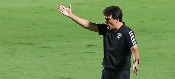 Бразилският клуб уволни треньора Фернандо Динис след серия от шест