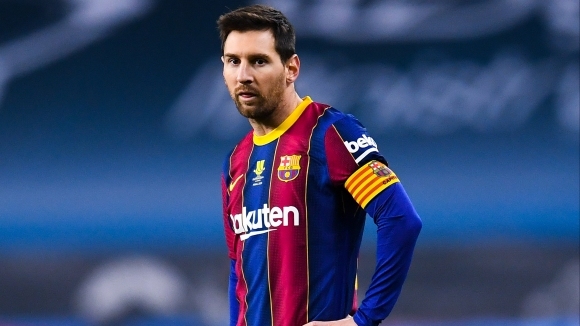 Звездата на Барселона Лионел Меси е бил задължен по договор