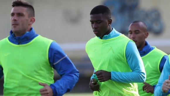 Старши треньорът на говори за ситуацията около нападателя на сините