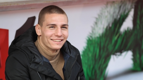 Валентин Антов вече тренира в новия си клуб Защитникът