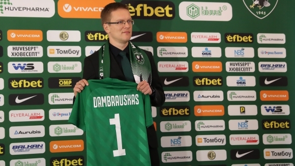 Наставникът на Лудогорец Валдас Дамбраускас представи новия нападател на тима