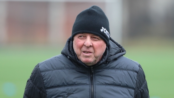 Славия привлече Питър Макрилос Договорът на халфа е за година