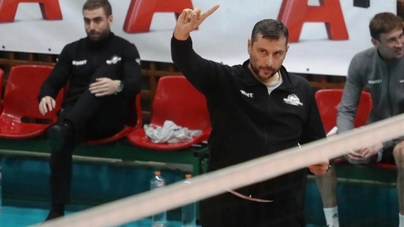 Треньорът на волейболният шампион Нефтохимик 2010 (Бургас) Николай Желязков призна