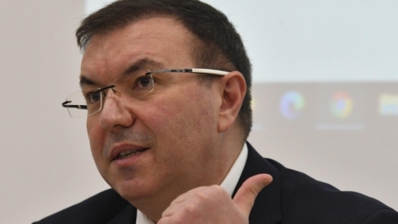 Министърът на здравеопазването Костадин Ангелов отговори на призива от страна