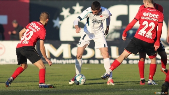 Септември Симитли картотекира седем нови футболисти за пролетния полусезон във Втора лига