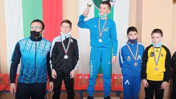 И внукът на световния и европейски шампион Янко Шопов се