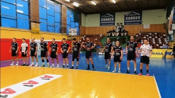 Волейболният отбор на Ботев Луковит се поздрави с 6 а победа