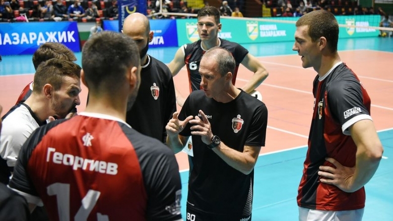 Още едно момиче от школата започва да тренира и да