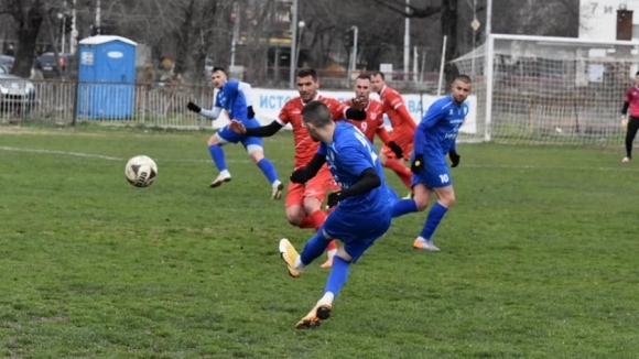 Спартак Пловдив загуби с 0 1 от Хасково в първия си