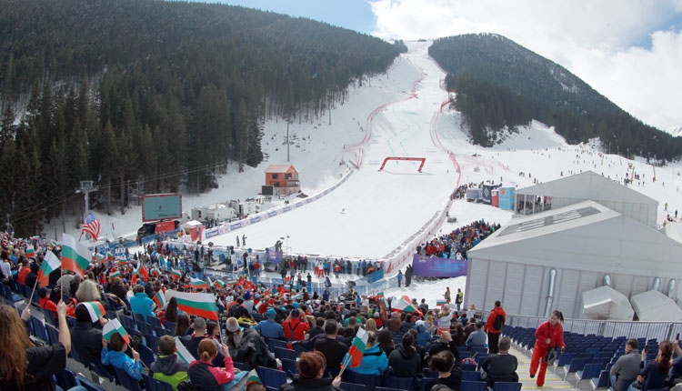 Започна подготовката на трасето за Световната купа по ски алпийски дисциплини