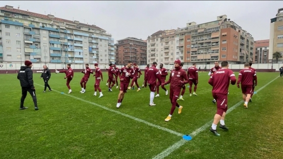 Двама футболисти от Торино са дали положителни проби за коронавирус